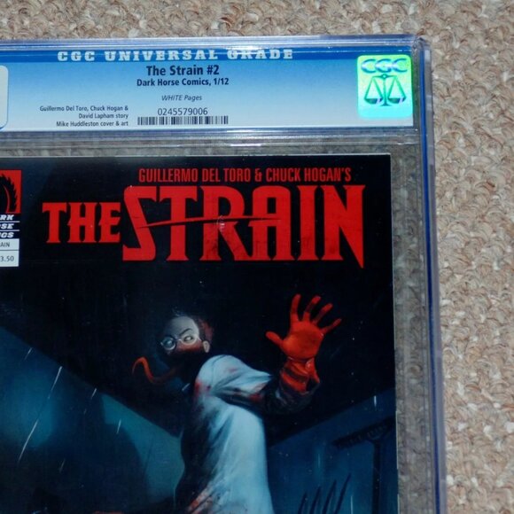 2012 Dark Horse The Strain # 2 CGC 9.6 NM+ Guillermo Del Toro Chuck Hogan - Picture 4 of 10